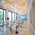 酒店 Amadria Park Royal 4*