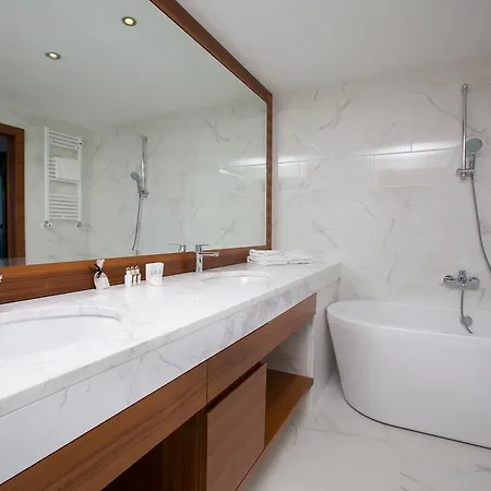 Szálloda Amadria Park Royal 4*