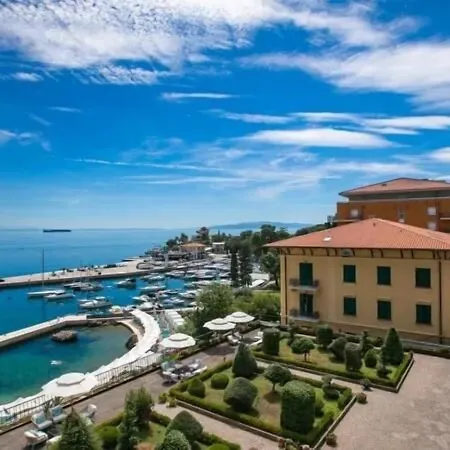 Amadria Park Royal Hotell 4*